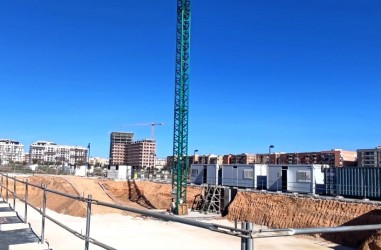 ColocaciÃ³n grÃºa Edificio Aqua de Quart