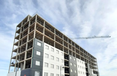 Colocación de fachada industrializada en el Edificio Aqua de Quart